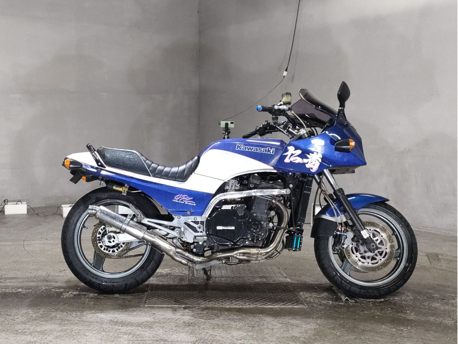 Kawasaki GPZ900R 1993