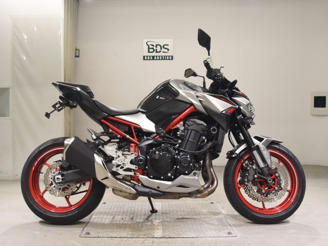 Kawasaki Z900 2023