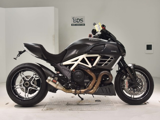 Ducati DIAVEL 2012