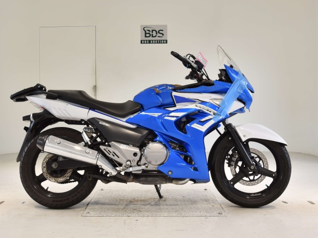 Suzuki GSR250