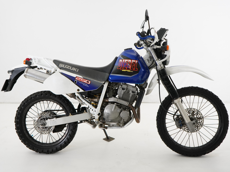 Suzuki DJEBEL250XC