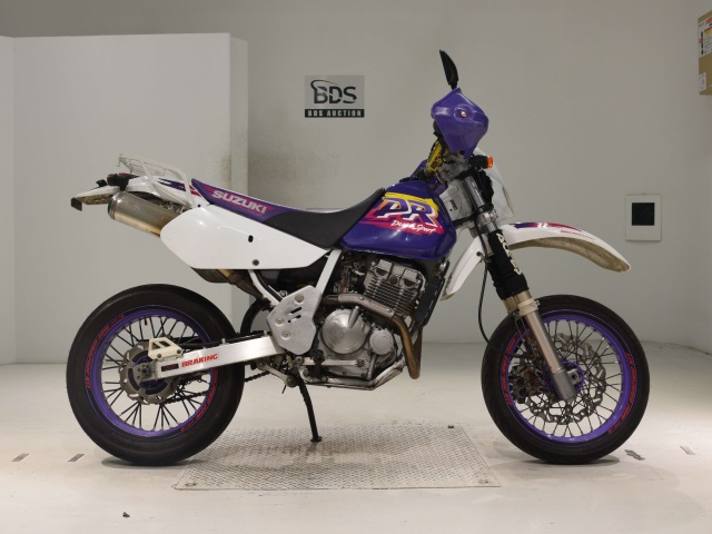 Suzuki DR250R-S