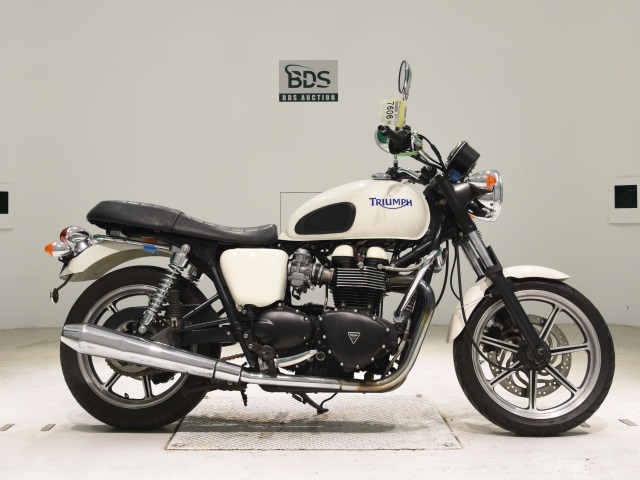 Triumph BONNEVILLE 2011