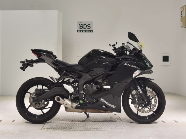 Kawasaki NINJA ZX-25R 2021