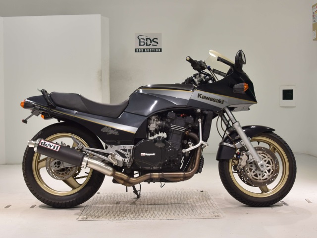 Kawasaki GPZ900R 1991