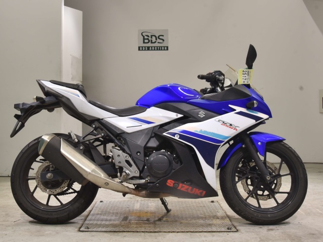 Suzuki GSX250R