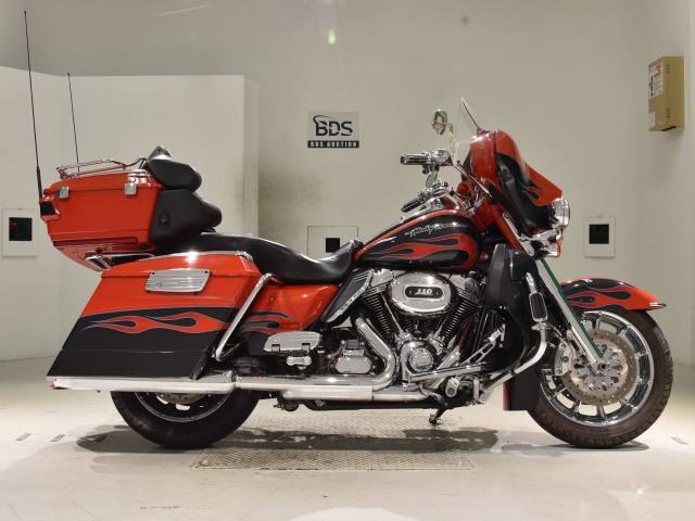HD FLHTCUSE1800 CVO 2010