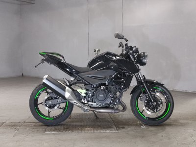 Kawasaki Z400 2022