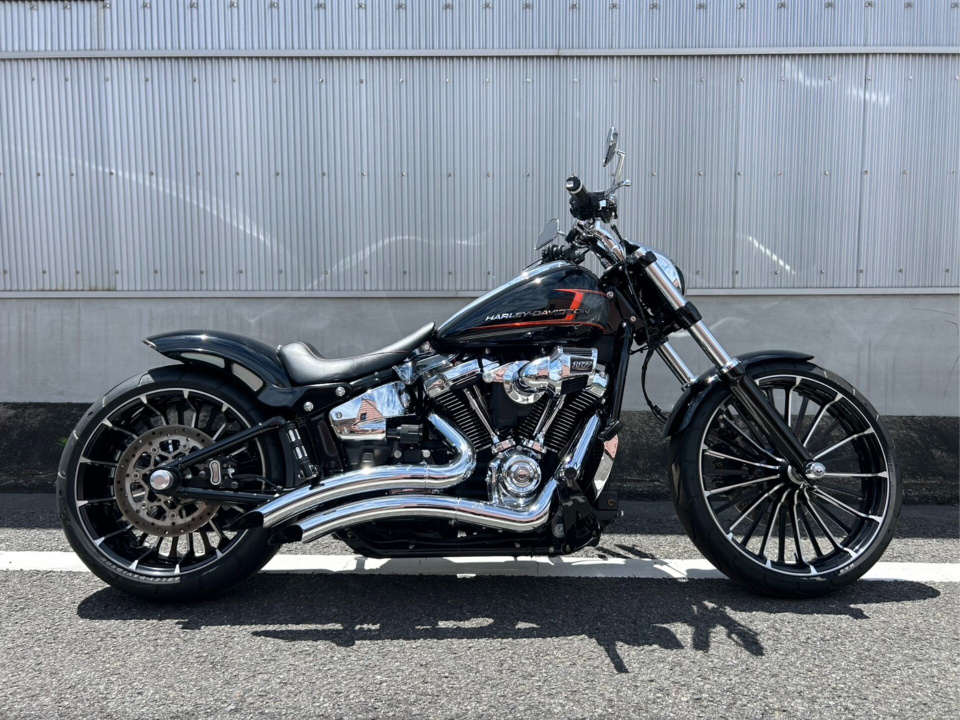 HD BREAKOUT FXBR1750 2023