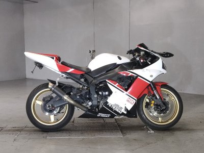 Yamaha YZF-R1