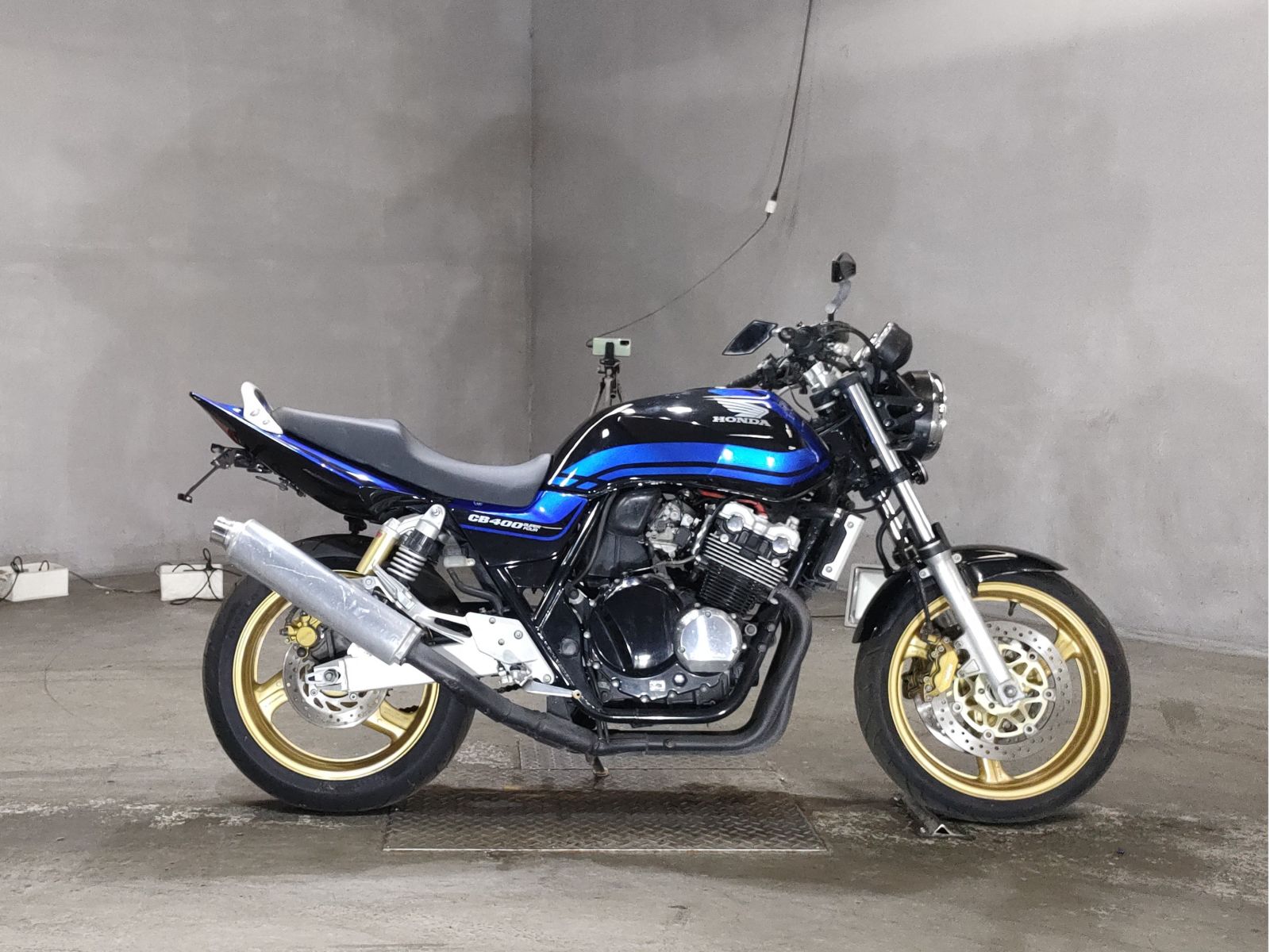 Honda CB400SFV 2004