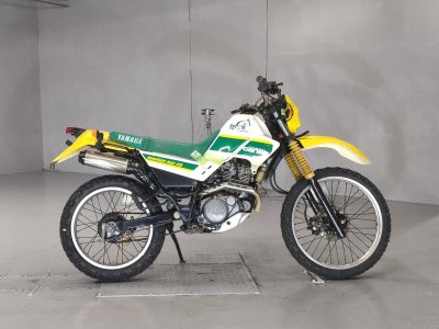 Yamaha SEROW XT225