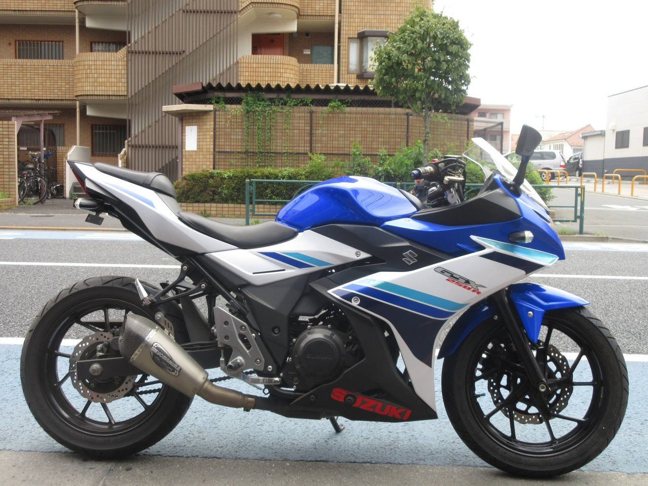 Suzuki GSX250R