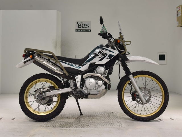 Yamaha SEROW XT250 2016