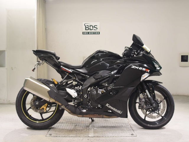 Kawasaki NINJA ZX-25R 2021