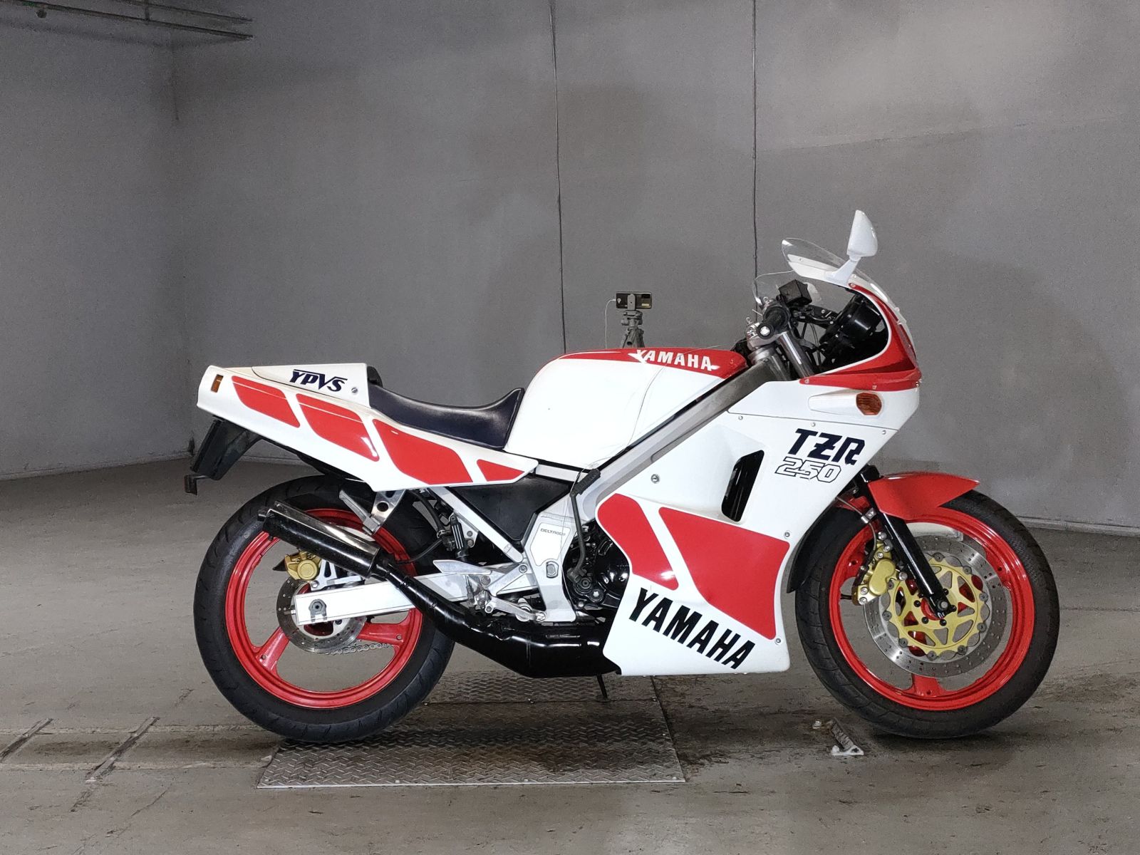 Yamaha TZR250