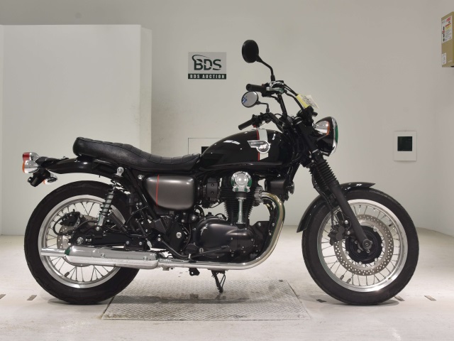 Kawasaki W800 2022