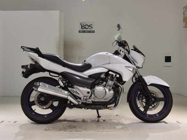 Suzuki GSR250