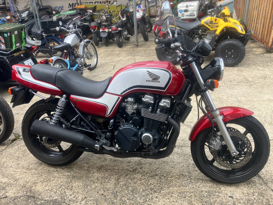 Honda CB750SF 2024
