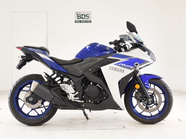 Yamaha YZF-R25A 2015