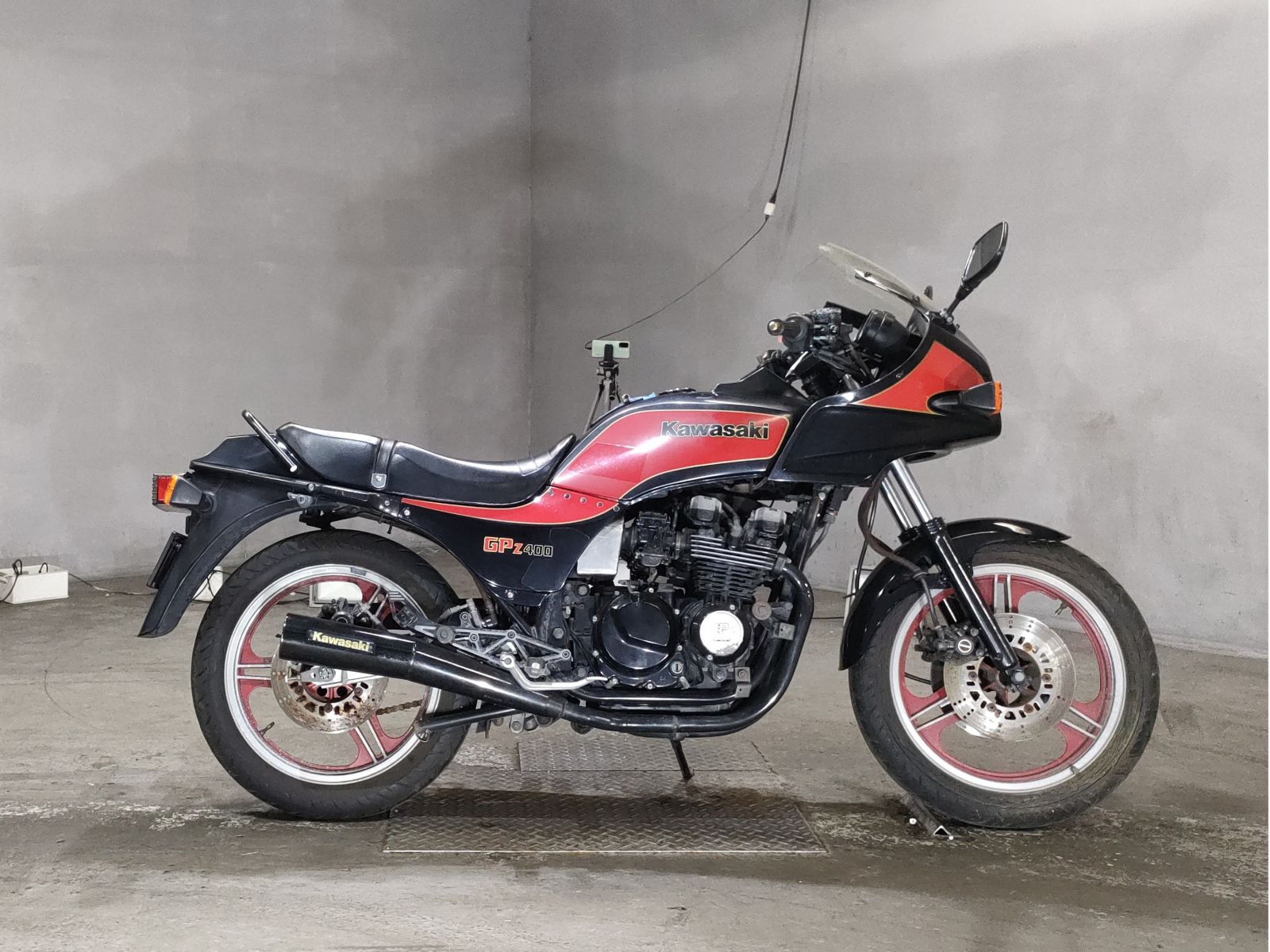 Kawasaki GPZ400 1983