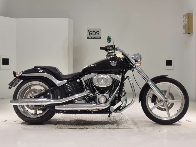 HD ROCKER C FXCWC1580 2010