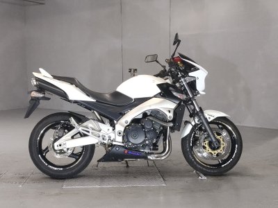 Suzuki GSR400 2009
