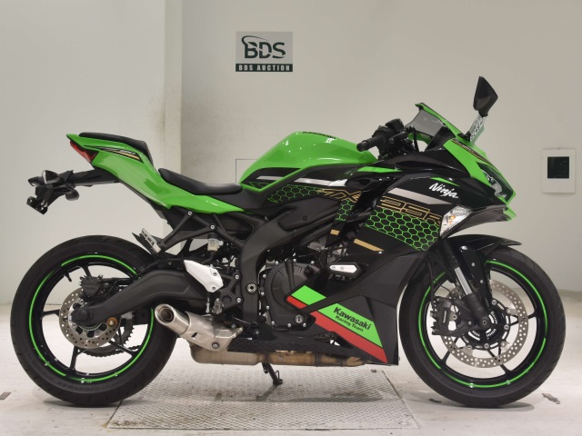 Kawasaki NINJA ZX-25R 2021