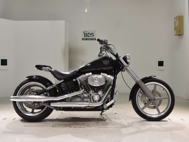 HD ROCKER FXCW1580 2009