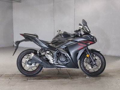 Yamaha YZF-R25 2015