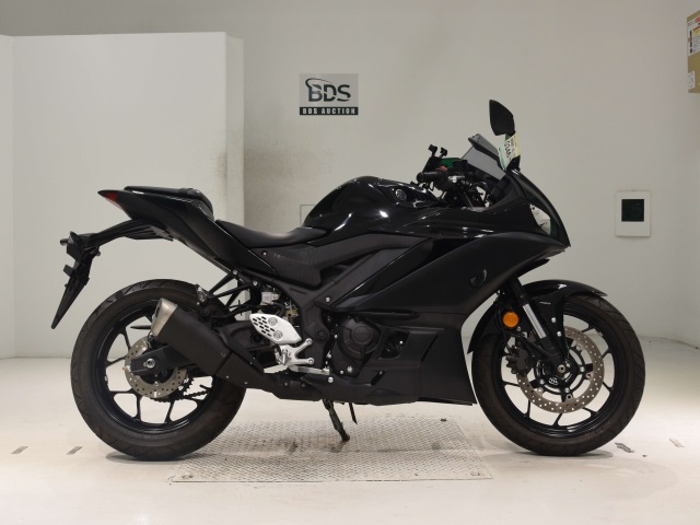 Yamaha YZF-R25 2023