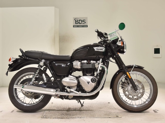 Triumph BONNEVILLE T100 2021
