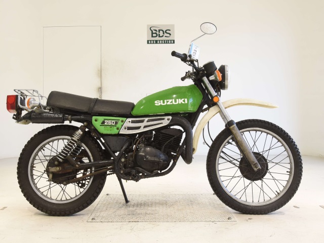 Suzuki TS250
