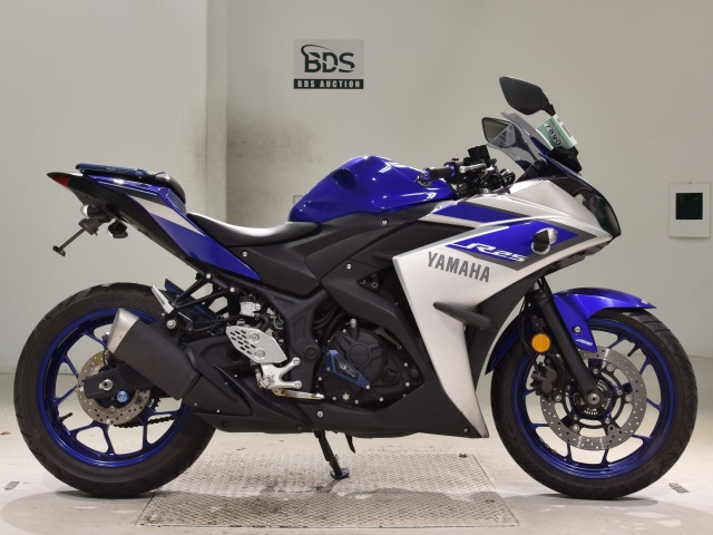 Yamaha YZF-R25 2015