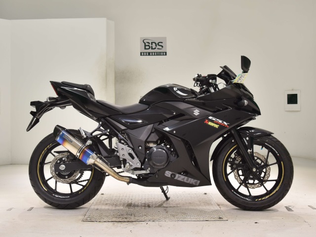Suzuki GSX250RA