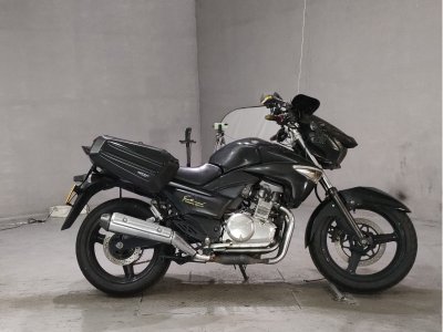 Suzuki GSR250
