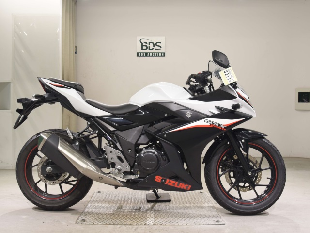 Suzuki GSX250RA