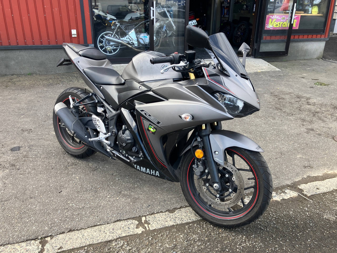 Yamaha YZF-R25 2017