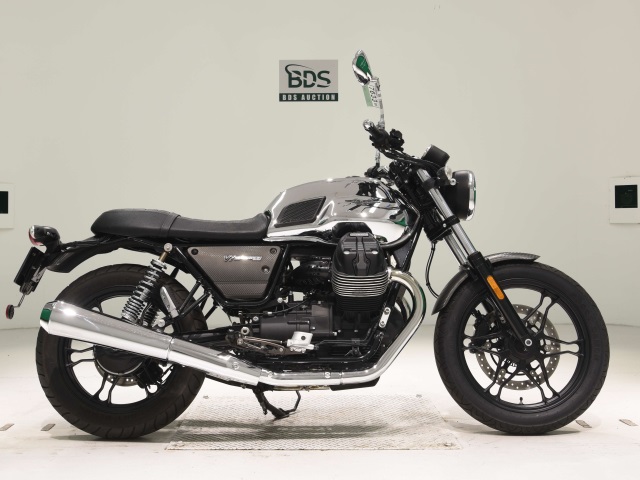 Moto Guzzi V73ｶｰﾎﾞﾝｼｬｲﾝ 2021