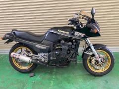 Kawasaki GPZ900R 1990