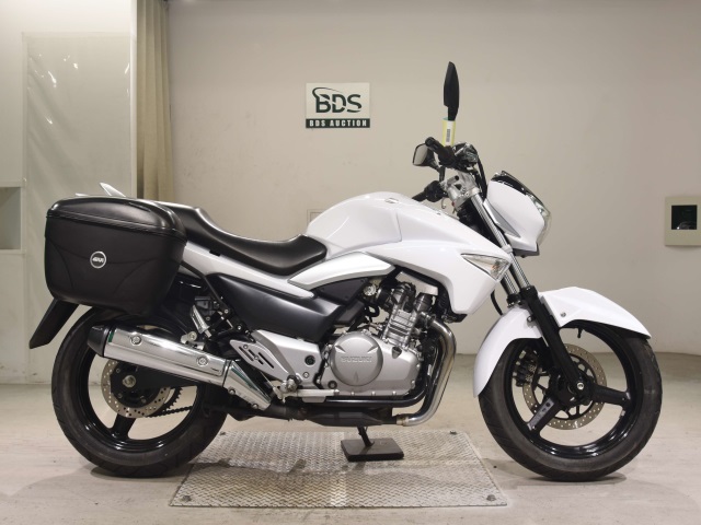 Suzuki GSR250