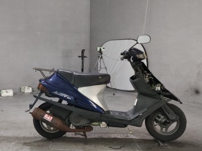 Suzuki ADDRESS V100