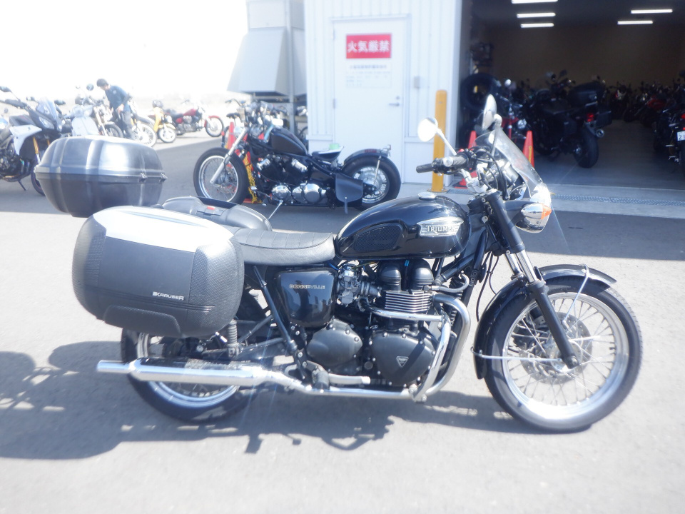 Triumph BONNEVILLE T100 2004
