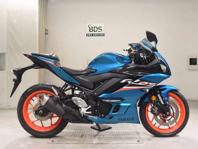 Yamaha YZF-R25 2021