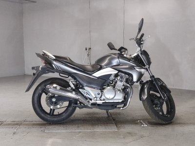 Suzuki GSR250