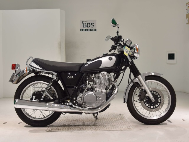 Yamaha SR400 2021
