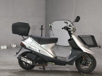 Suzuki ADDRESS V100