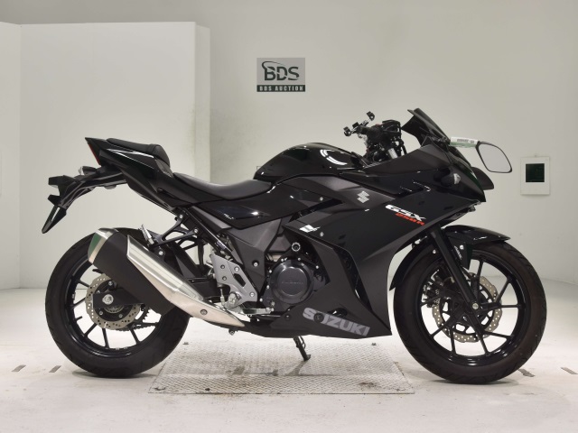 Suzuki GSX250RA