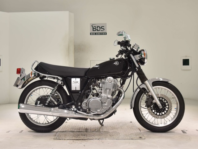 Yamaha SR400 2019