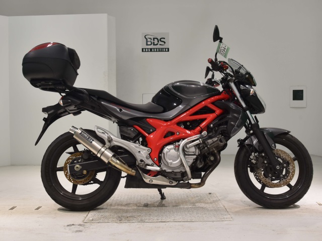 Suzuki GLADIUS SFV400 2014